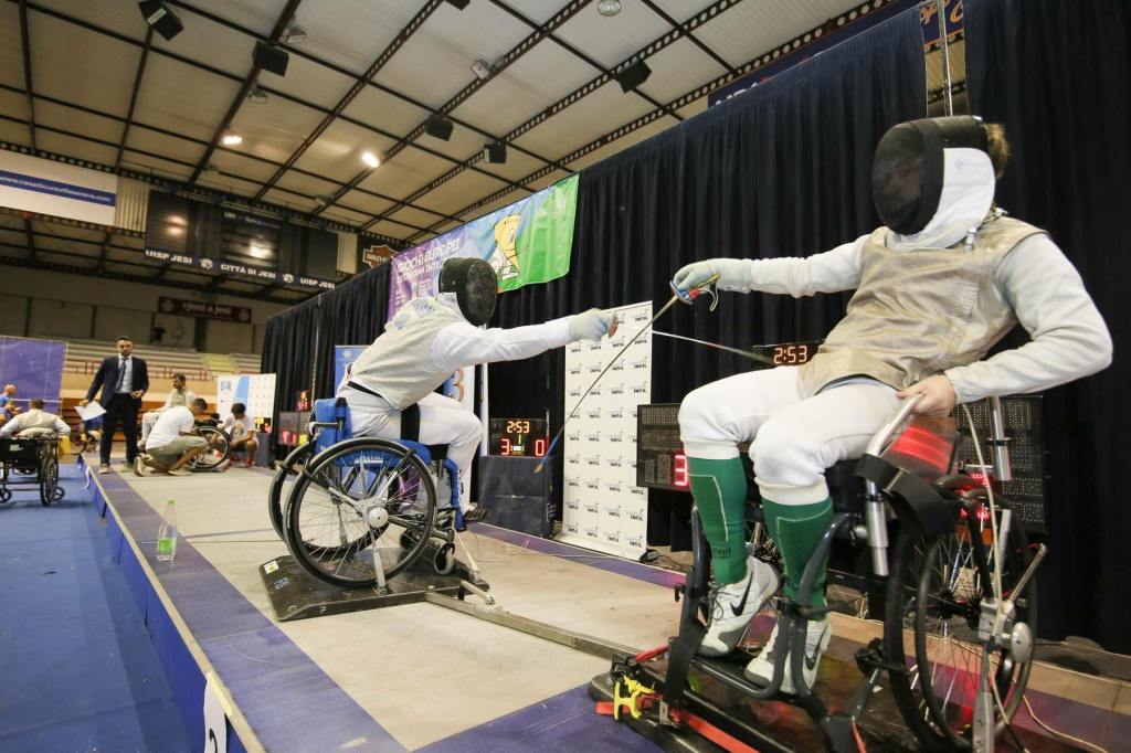 Ei ar fi avut cea mai bună scuză să se oprească și nu au făcut-o.  Eu de ce aș&nbsp;face-o?